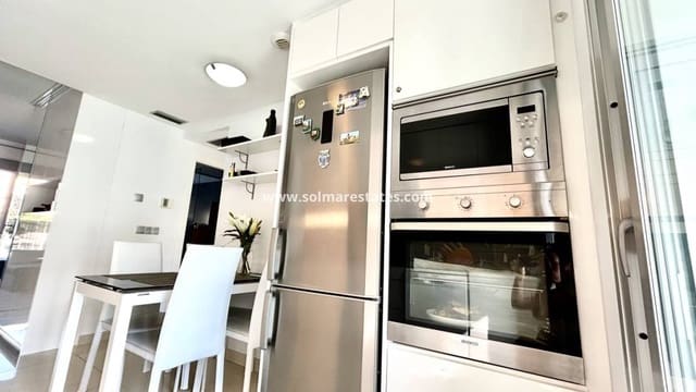 2 chambre Appartement à vendre à Punta Prima, Orihuela avec piscine - 240 000 € (Ref: 9793453)