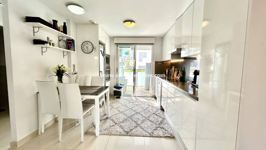 2 chambre Appartement à vendre à Orihuela Costa avec piscine - 240 000 € (Ref: 9793453)