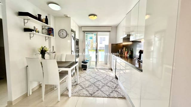 2 chambre Appartement à vendre à Punta Prima, Orihuela avec piscine - 240 000 € (Ref: 9793453)