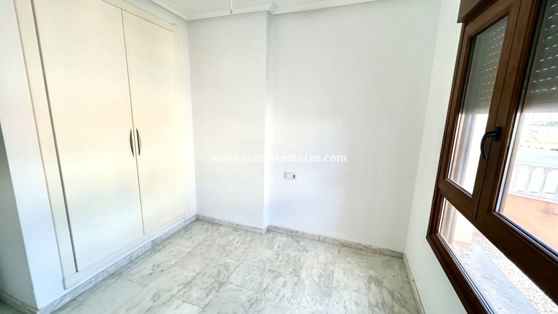 2 slaapkamer Appartement te koop in Villamartin met zwembad - € 165.000 (Ref: 9793454)