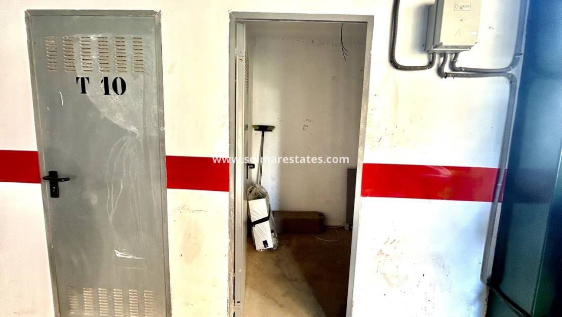 2 slaapkamer Appartement te koop in Villamartin met zwembad - € 165.000 (Ref: 9793454)