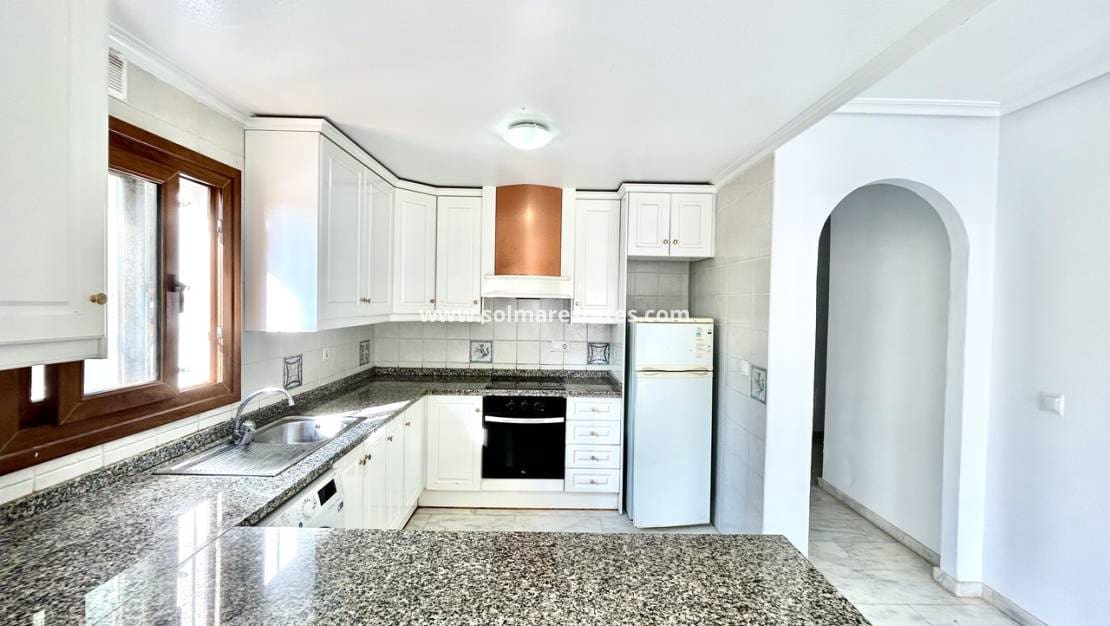 2 slaapkamer Appartement te koop in Villamartin met zwembad - € 165.000 (Ref: 9793454)