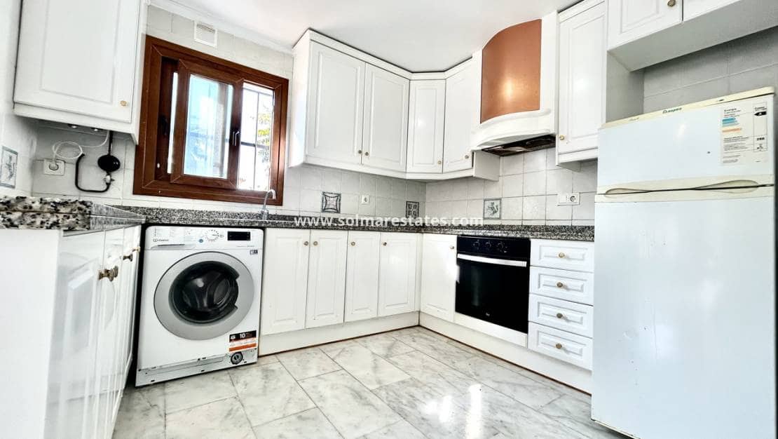 2 slaapkamer Appartement te koop in Villamartin met zwembad - € 165.000 (Ref: 9793454)