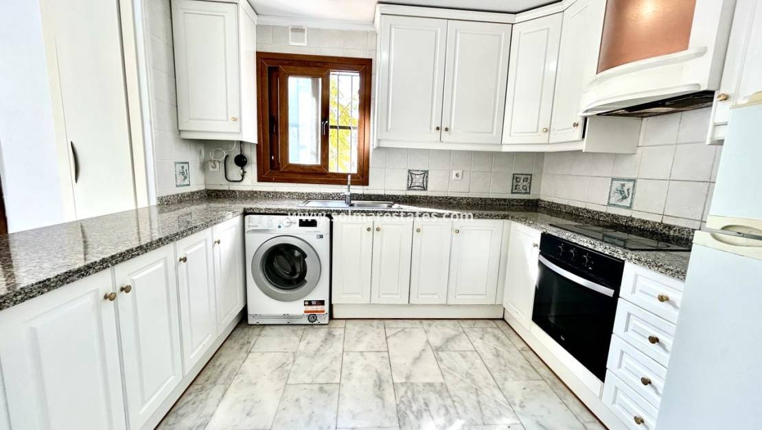 2 slaapkamer Appartement te koop in Villamartin met zwembad - € 165.000 (Ref: 9793454)