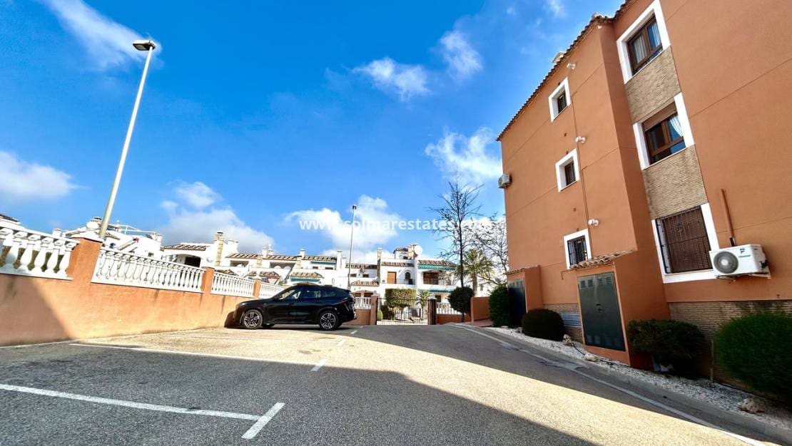 2 slaapkamer Appartement te koop in Villamartin met zwembad - € 165.000 (Ref: 9793454)