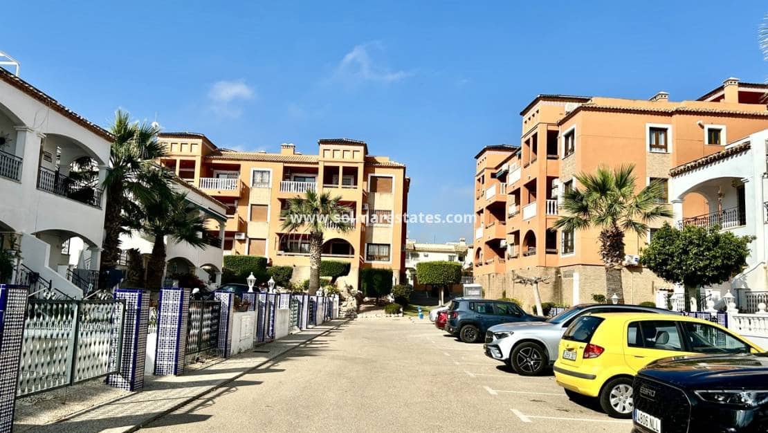 2 slaapkamer Appartement te koop in Villamartin met zwembad - € 165.000 (Ref: 9793454)