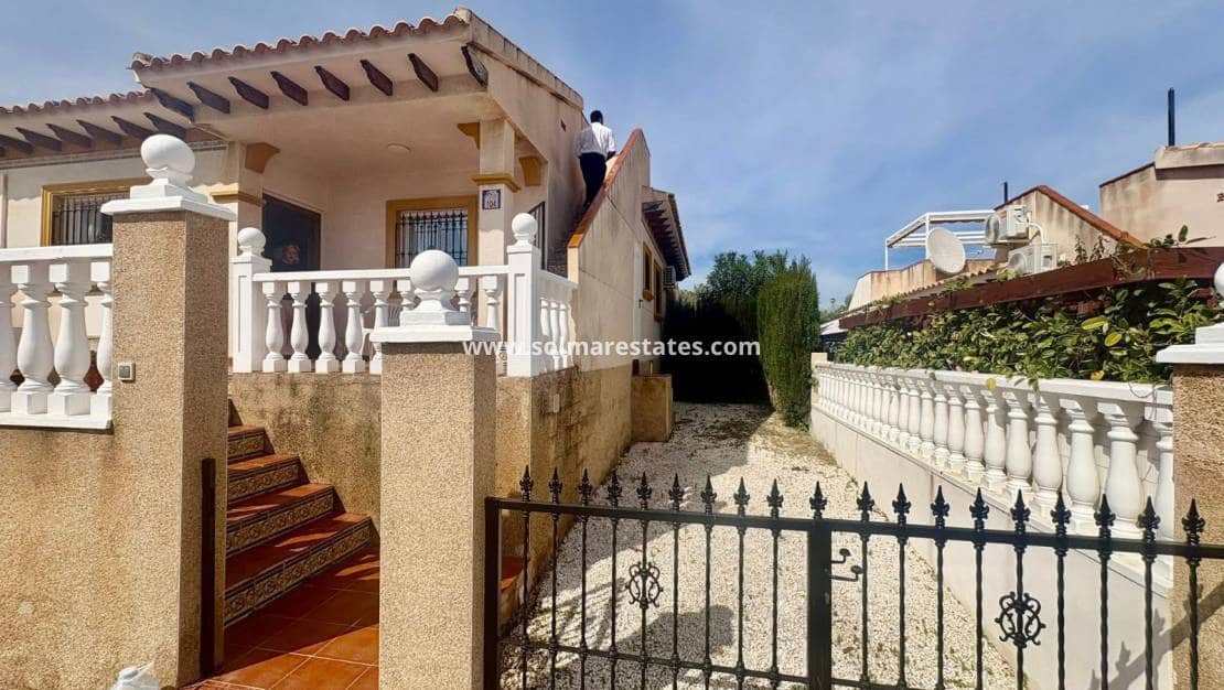 2 slaapkamer Bungalow te koop in Villamartin met zwembad - € 174.000 (Ref: 9795001)