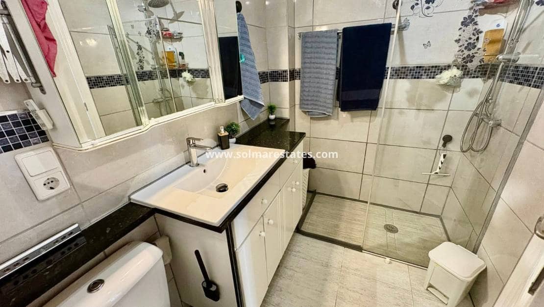 Casa de 3 habitaciones en La Florida en venta con piscina - 229.950 € (Ref: 9795012)