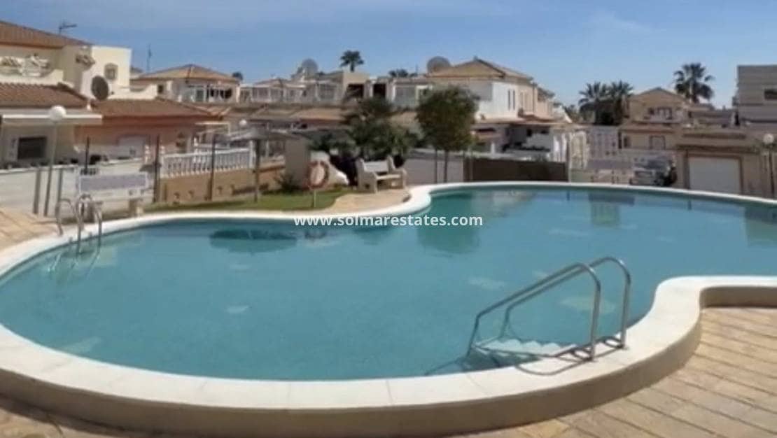 Casa de 3 habitaciones en La Florida en venta con piscina - 229.950 € (Ref: 9795012)