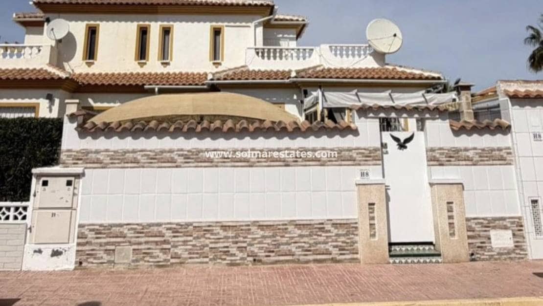 Casa de 3 habitaciones en La Florida en venta con piscina - 229.950 € (Ref: 9795012)