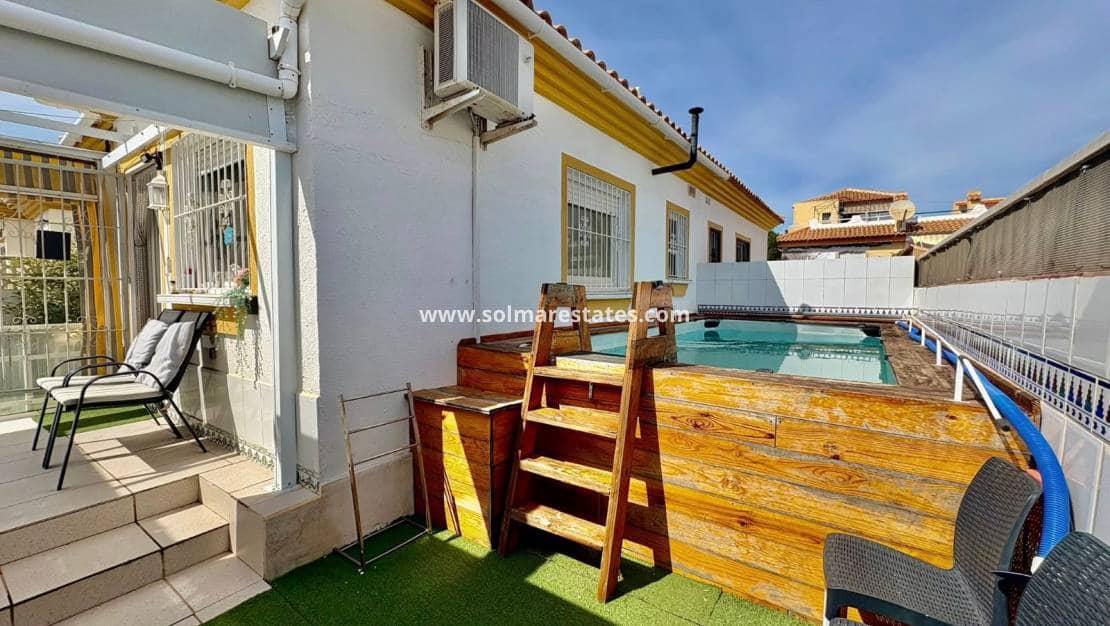 Casa de 3 habitaciones en La Florida en venta con piscina - 229.950 € (Ref: 9795012)