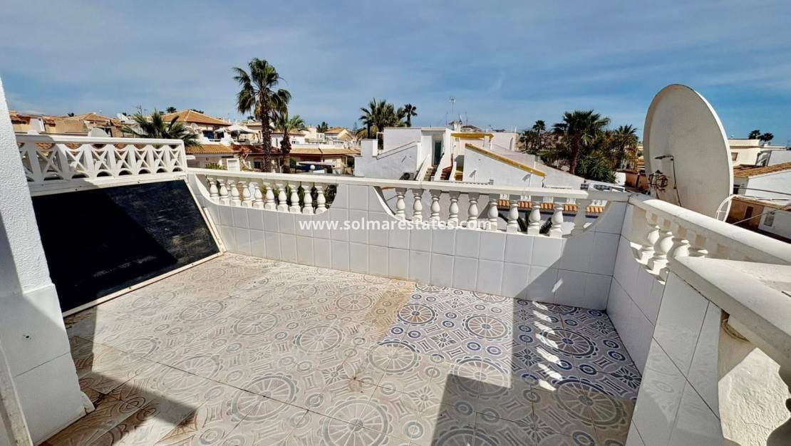 Casa de 3 habitaciones en La Florida en venta con piscina - 229.950 € (Ref: 9795012)