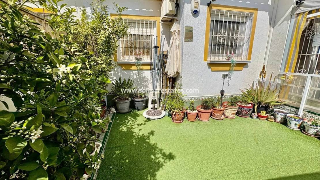 Casa de 3 habitaciones en La Florida en venta con piscina - 229.950 € (Ref: 9795012)