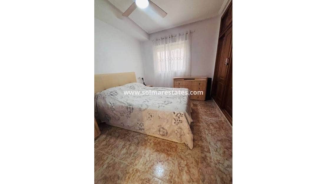 2 soverom Leilighet til salgs i Orihuela Costa med svømmebasseng - € 149 950 (Ref: 9799922)