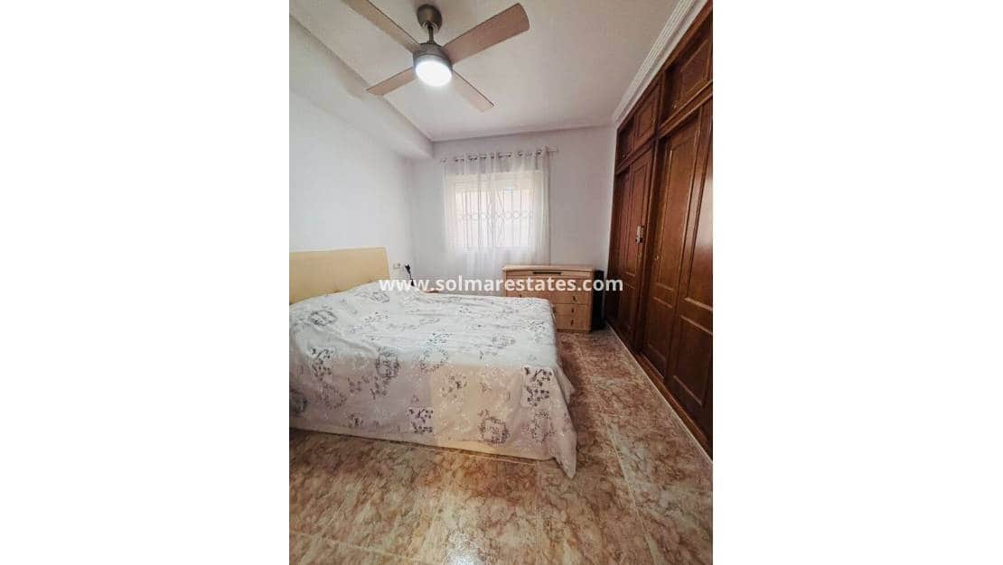 2 soverom Leilighet til salgs i Orihuela Costa med svømmebasseng - € 149 950 (Ref: 9799922)