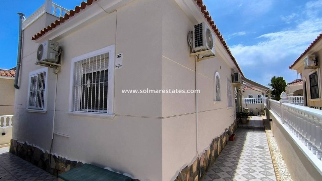 3 bedroom Villa for sale in Lo Crispin with pool - € 225,000 (Ref: 9799968)