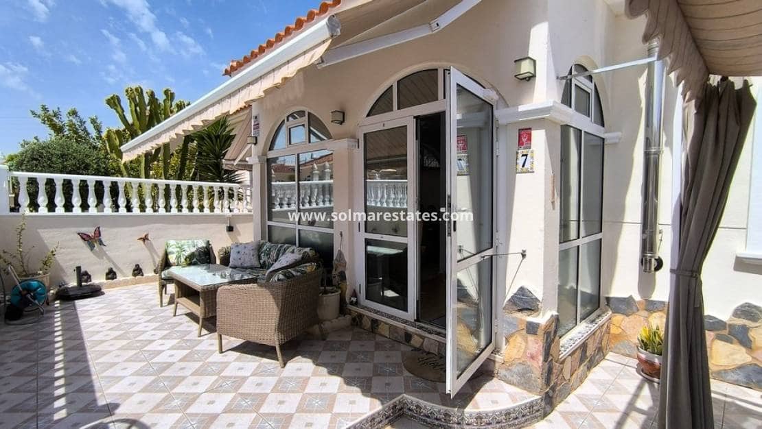 3 bedroom Villa for sale in Lo Crispin with pool - € 225,000 (Ref: 9799968)
