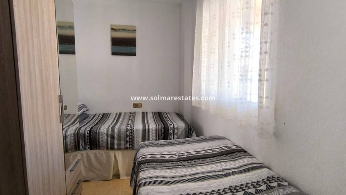 3 soverom Kjedet enebolig til salgs i Ciudad Quesada med svømmebasseng - € 220 000 (Ref: 9799969)