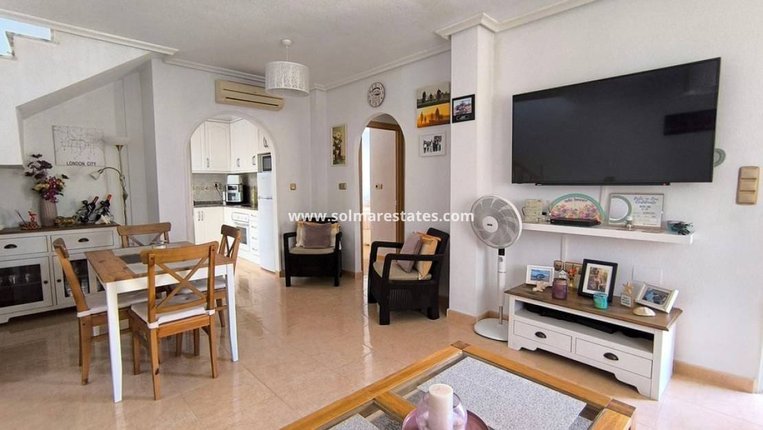 3 soverom Kjedet enebolig til salgs i Ciudad Quesada med svømmebasseng - € 220 000 (Ref: 9799969)