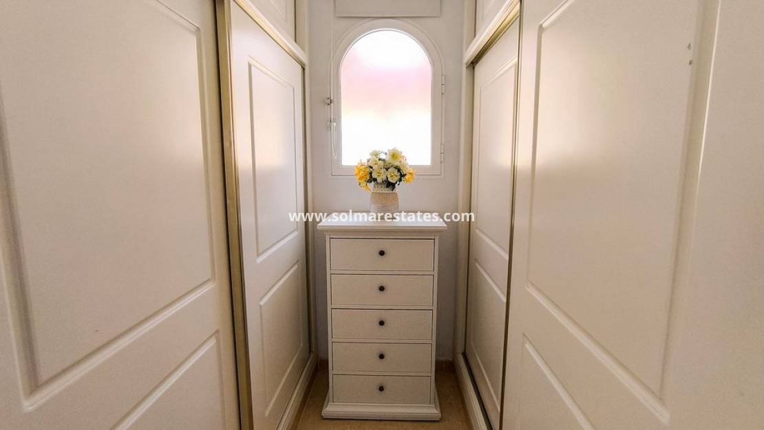 3 soverom Kjedet enebolig til salgs i Ciudad Quesada med svømmebasseng - € 220 000 (Ref: 9799969)