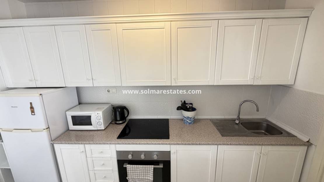 2 slaapkamer Appartement te koop in Villamartin met zwembad - € 159.995 (Ref: 9804823)