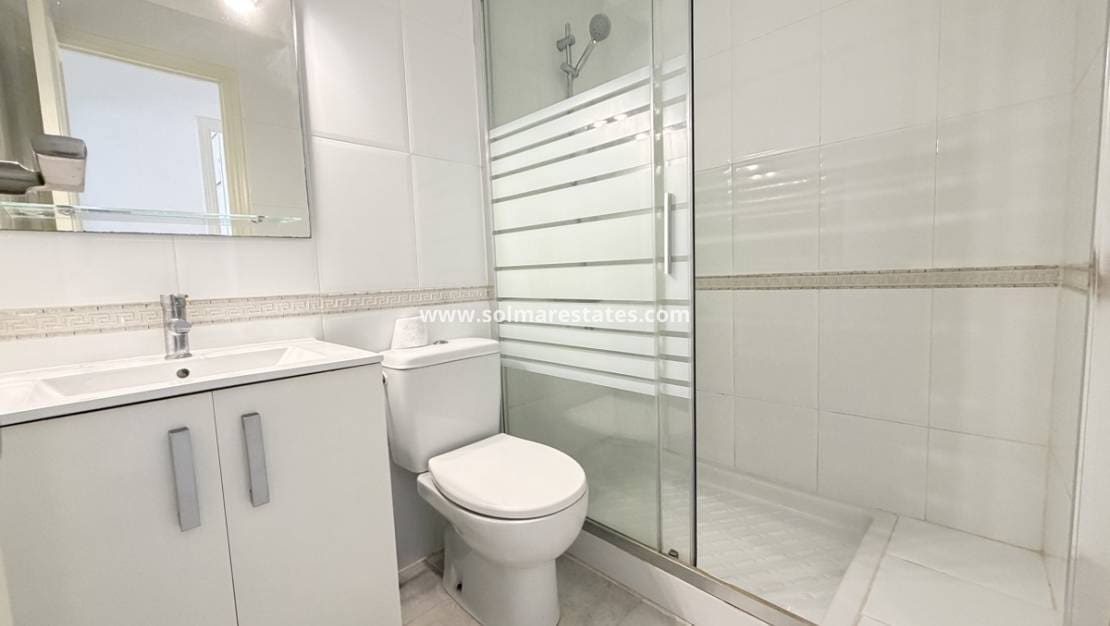 2 slaapkamer Appartement te koop in Villamartin met zwembad - € 159.995 (Ref: 9804823)