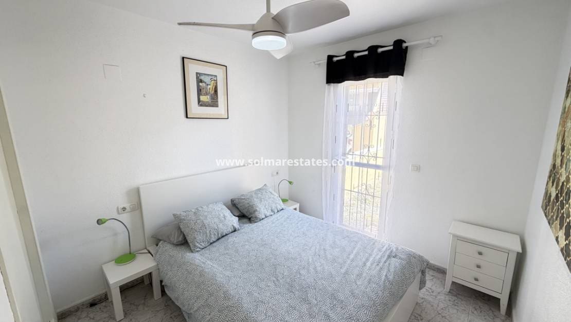 2 slaapkamer Appartement te koop in Villamartin met zwembad - € 159.995 (Ref: 9804823)