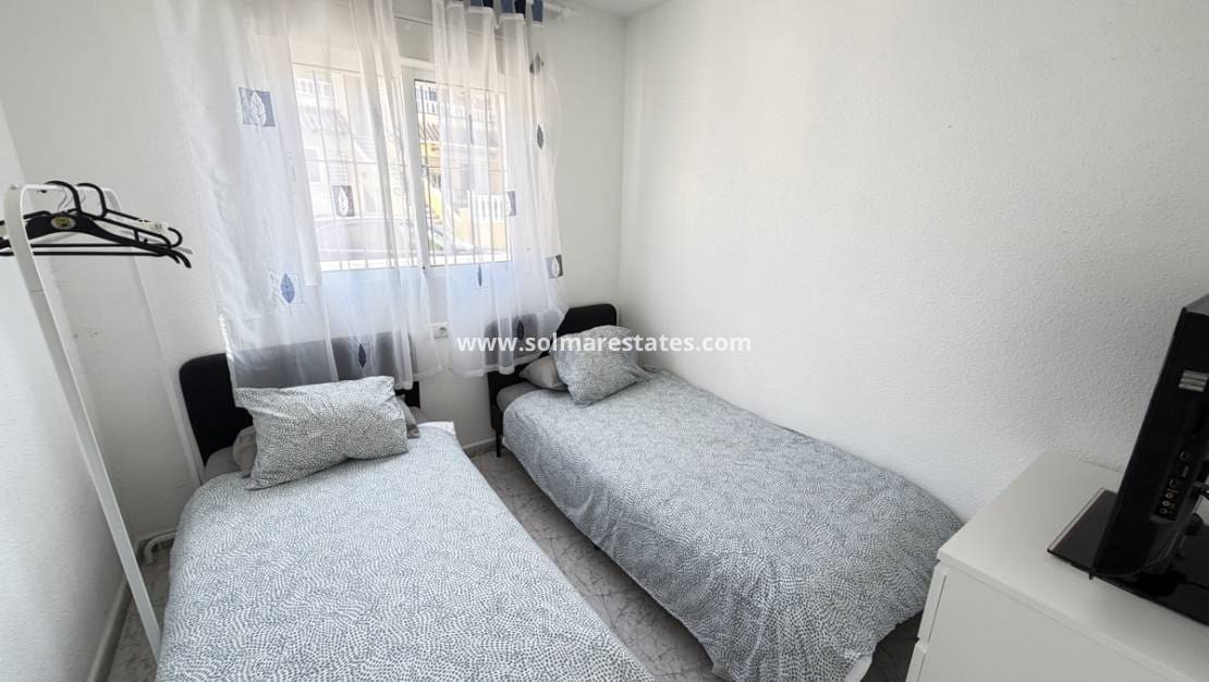 2 slaapkamer Appartement te koop in Villamartin met zwembad - € 159.995 (Ref: 9804823)