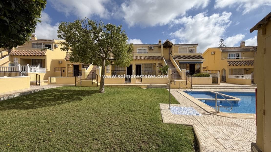 2 slaapkamer Appartement te koop in Villamartin met zwembad - € 159.995 (Ref: 9804823)