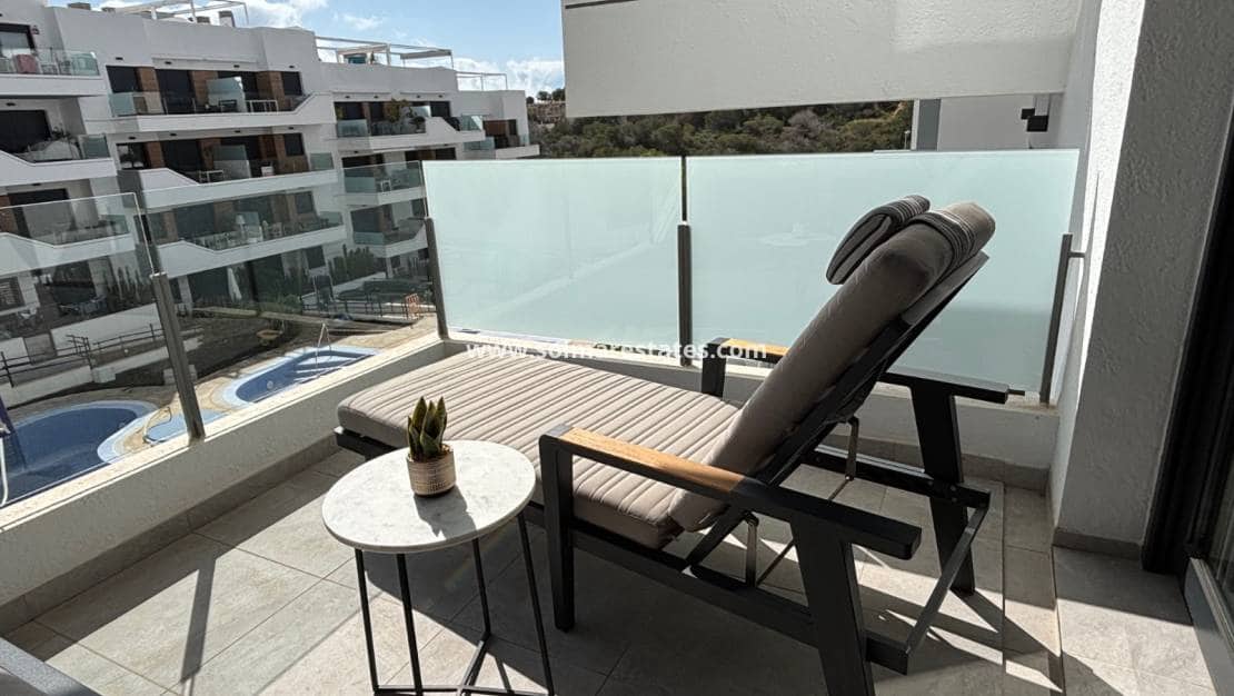 2 soveværelse Lejlighed til salg i Villamartin med swimmingpool - € 249.900 (Ref: 9804824)