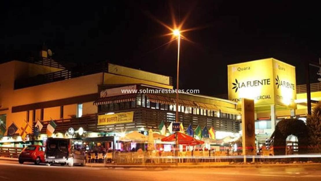 2 soveværelse Lejlighed til salg i Villamartin med swimmingpool - € 249.900 (Ref: 9804824)