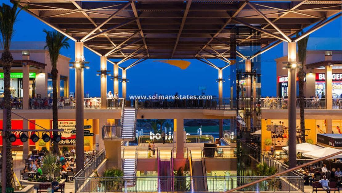 2 soveværelse Lejlighed til salg i Villamartin med swimmingpool - € 249.900 (Ref: 9804824)