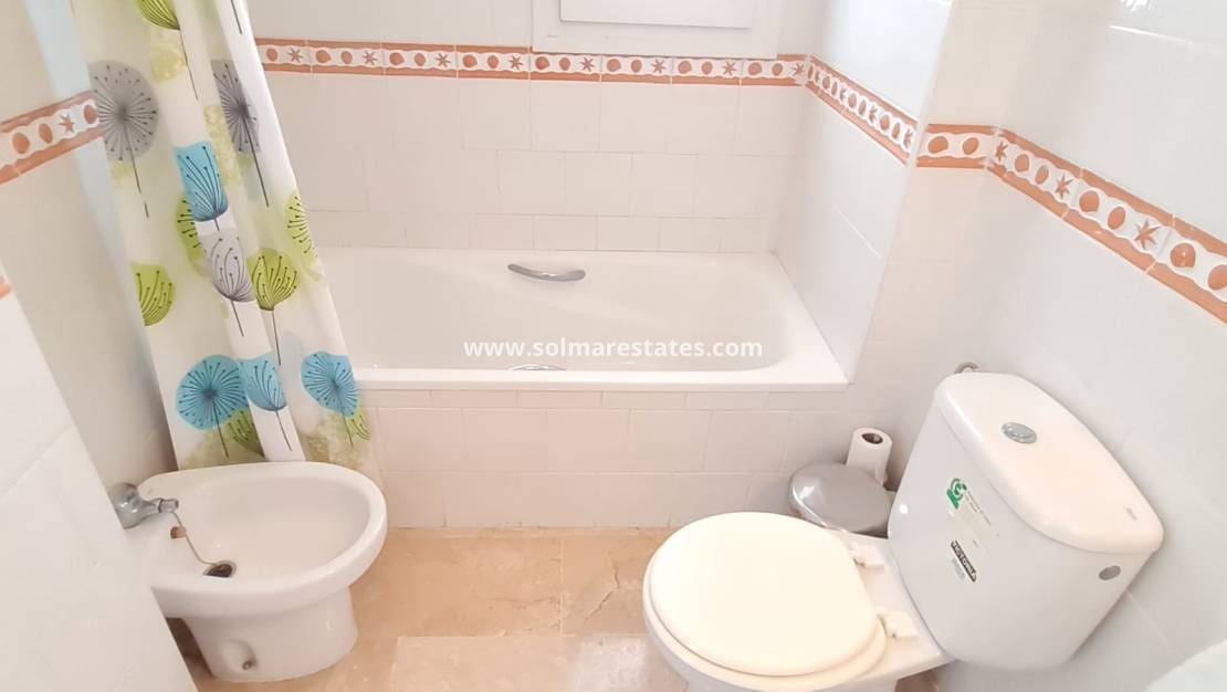 2 quarto Apartamento para venda em Villamartin com piscina - 229 900 € (Ref: 9804825)