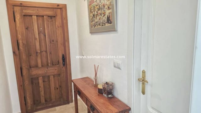 2 soveværelse Lejlighed til salg i Villamartin, Orihuela med swimmingpool - € 229.900 (Ref: 9804825)