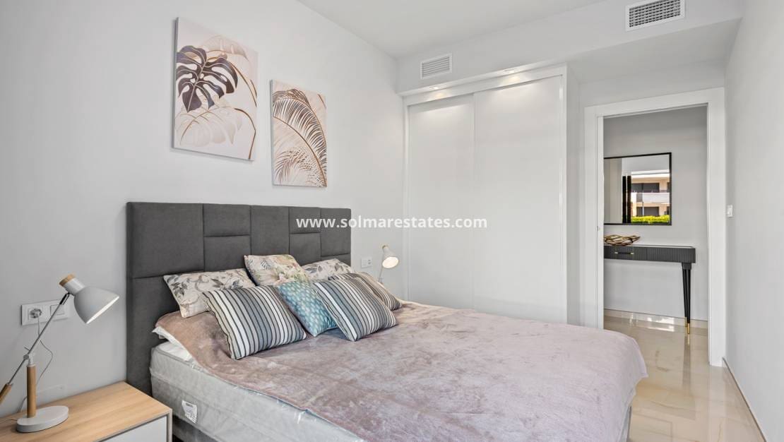 3 slaapkamer Appartement te koop in Playa Flamenca met zwembad - € 589.900 (Ref: 9805407)