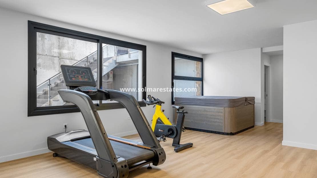 3 slaapkamer Appartement te koop in Playa Flamenca met zwembad - € 589.900 (Ref: 9805407)