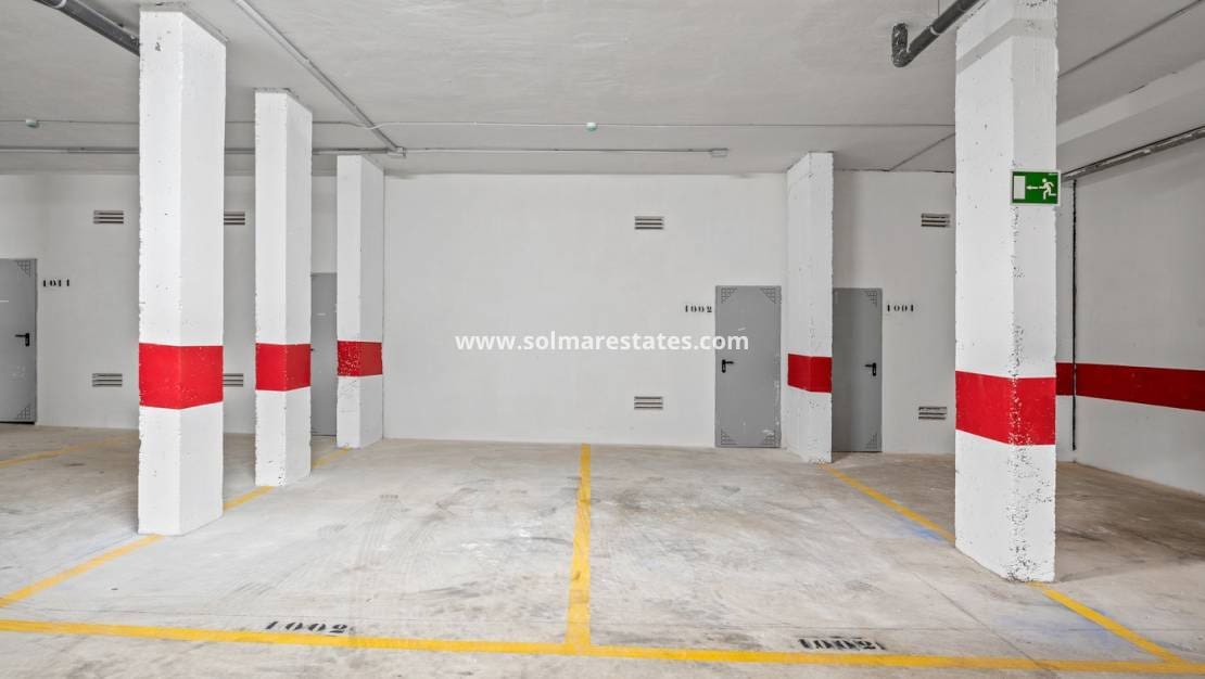 3 slaapkamer Appartement te koop in Playa Flamenca met zwembad - € 589.900 (Ref: 9805407)