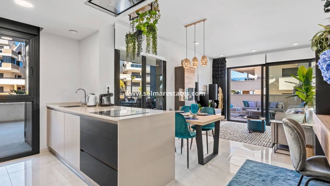 3 slaapkamer Appartement te koop in Playa Flamenca met zwembad - € 589.900 (Ref: 9805407)