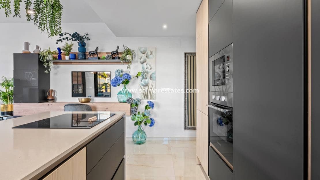 3 slaapkamer Appartement te koop in Playa Flamenca met zwembad - € 589.900 (Ref: 9805407)