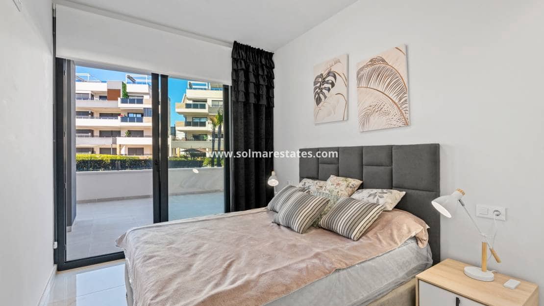 3 slaapkamer Appartement te koop in Playa Flamenca met zwembad - € 589.900 (Ref: 9805407)