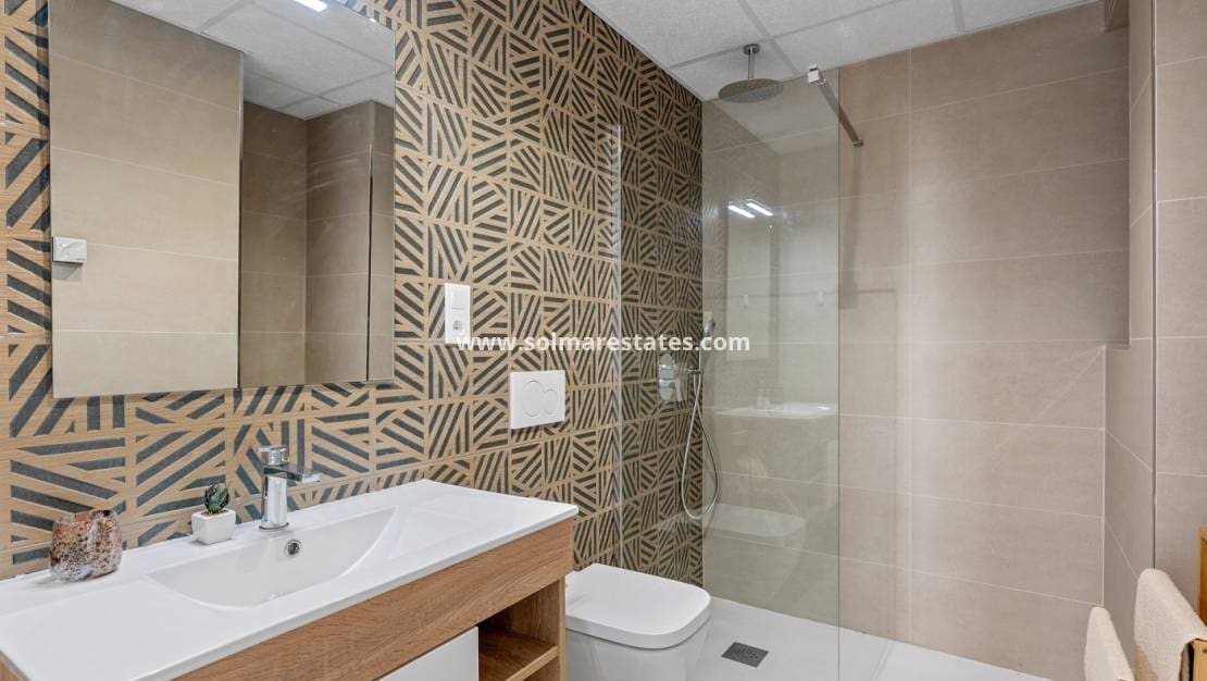 3 slaapkamer Appartement te koop in Playa Flamenca met zwembad - € 589.900 (Ref: 9805407)