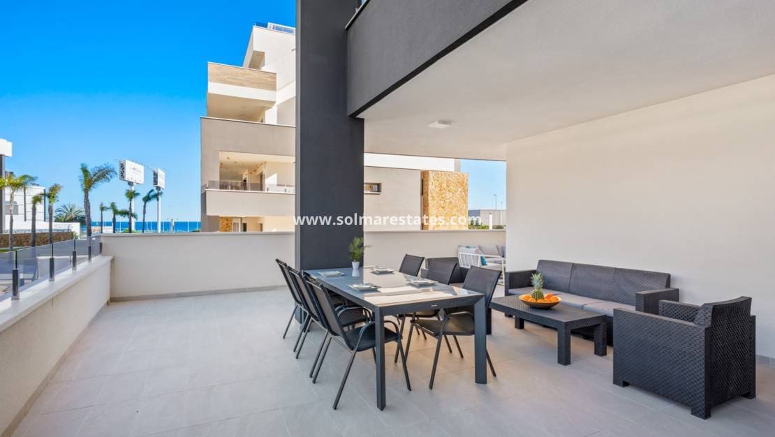 3 slaapkamer Appartement te koop in Playa Flamenca met zwembad - € 589.900 (Ref: 9805407)