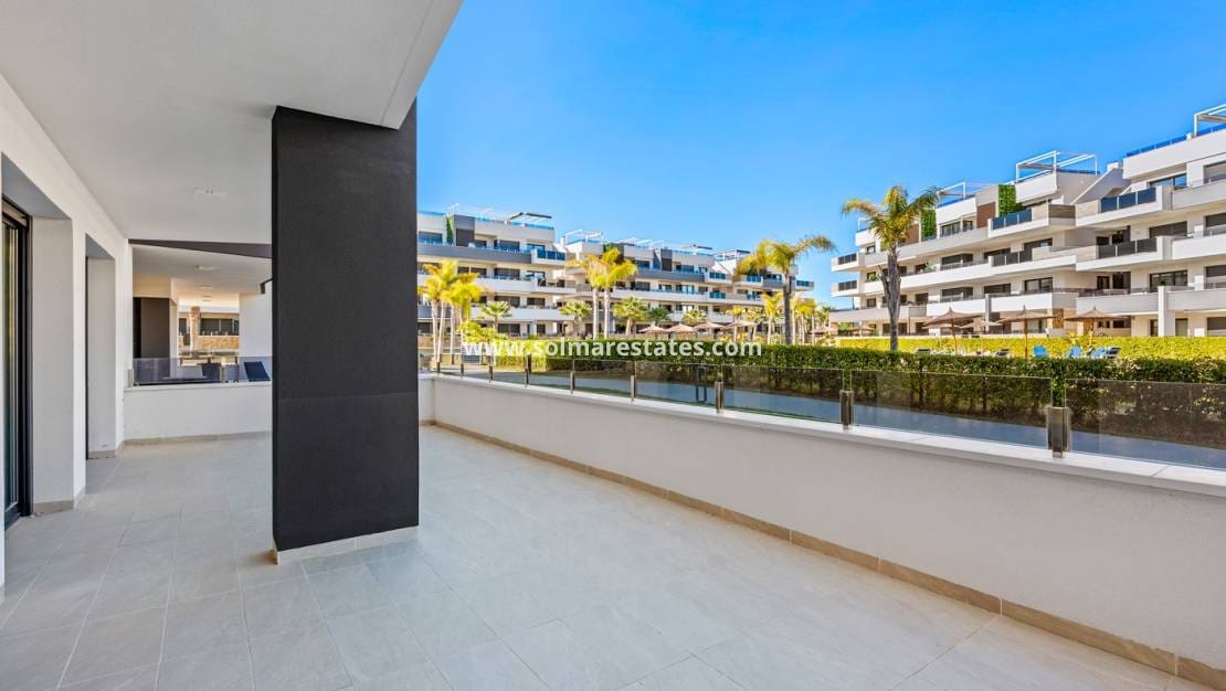 3 slaapkamer Appartement te koop in Playa Flamenca met zwembad - € 589.900 (Ref: 9805407)