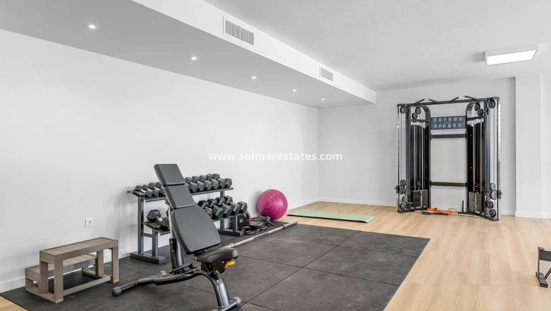 3 slaapkamer Appartement te koop in Playa Flamenca met zwembad - € 589.900 (Ref: 9805407)