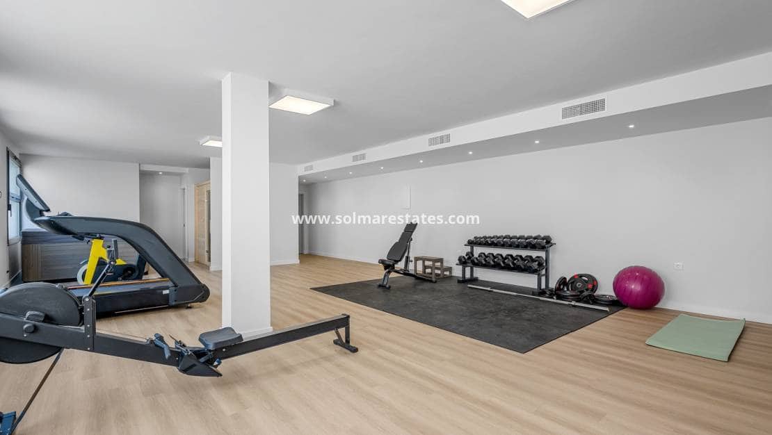 3 slaapkamer Appartement te koop in Playa Flamenca met zwembad - € 589.900 (Ref: 9805407)