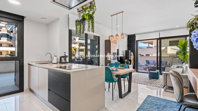 3 slaapkamer Appartement te koop in Playa Flamenca, Orihuela met zwembad - € 589.900 (Ref: 9805407)