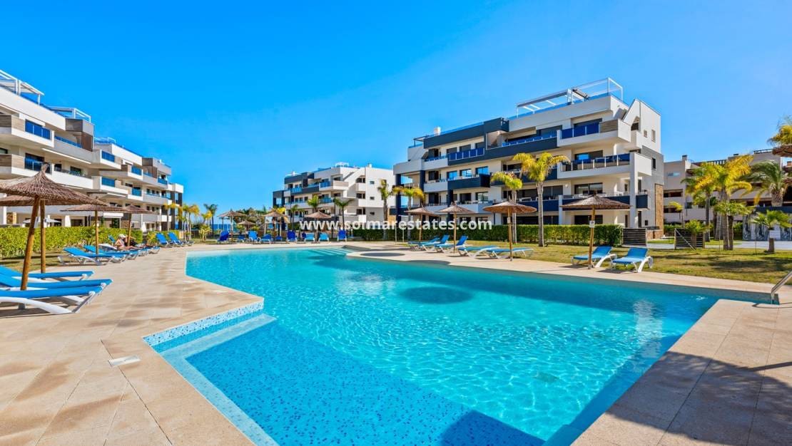 3 slaapkamer Appartement te koop in Playa Flamenca met zwembad - € 589.900 (Ref: 9805407)