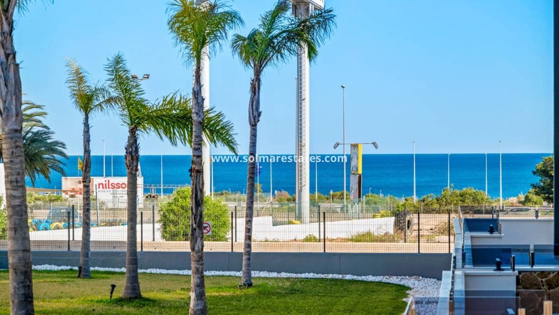 3 slaapkamer Appartement te koop in Playa Flamenca met zwembad - € 589.900 (Ref: 9805407)