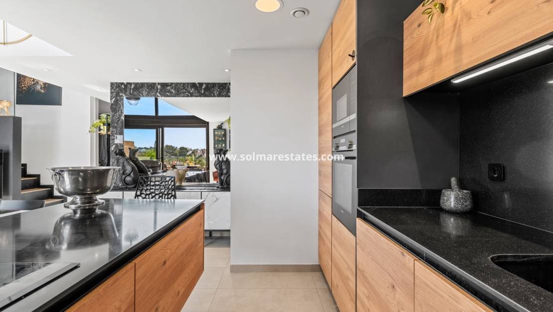 3 sypialnia Apartament na sprzedaż w Villamartin z basenem - 639 000 € (Ref: 9805408)