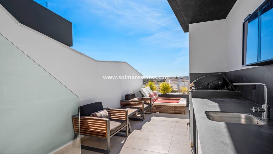 3 sypialnia Apartament na sprzedaż w Villamartin z basenem - 639 000 € (Ref: 9805408)